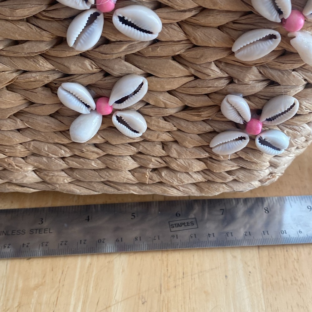 Collection XIIX Tan Woven Crossbody Bag with Shell Details - Picture 7 of 10